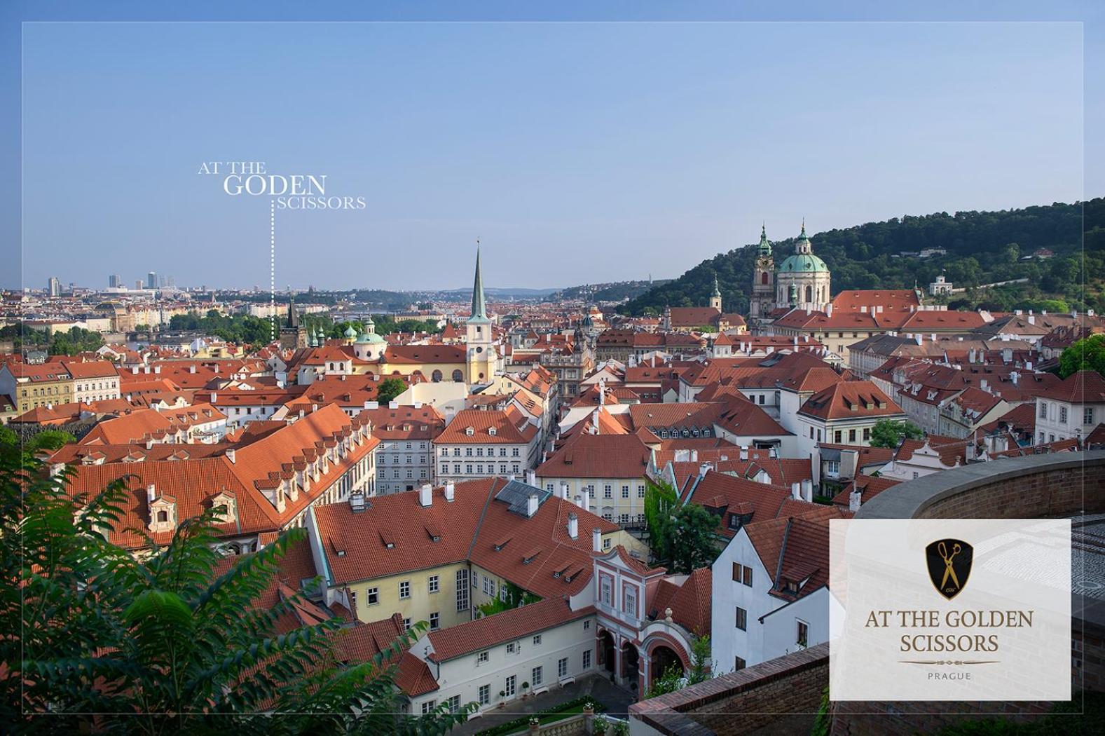 Hotel At The Golden Scissors Praga Zewnętrze zdjęcie